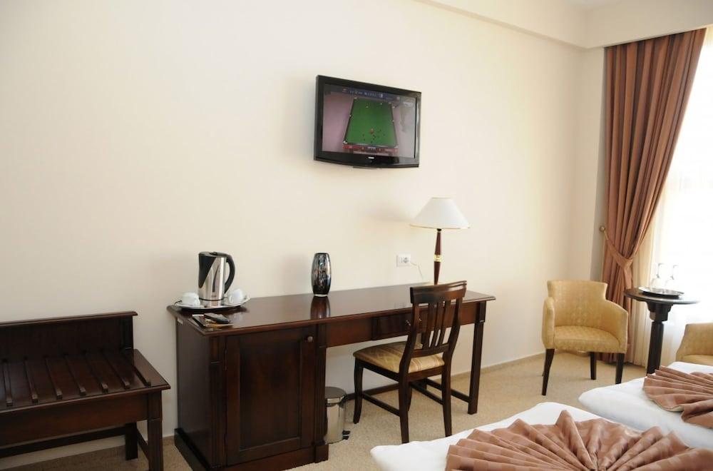 Hotel Rexton Крайова Экстерьер фото