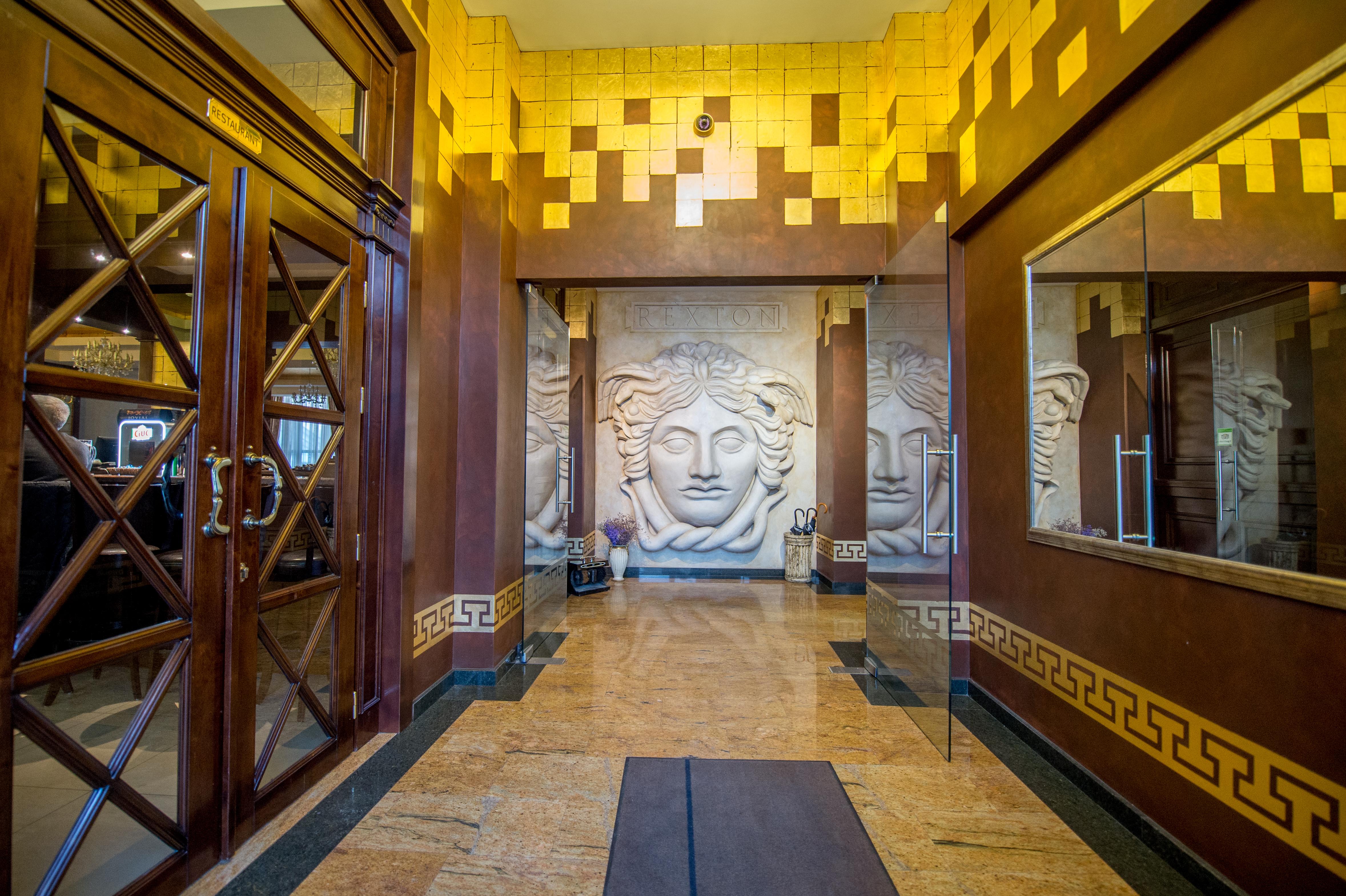 Hotel Rexton Крайова Экстерьер фото