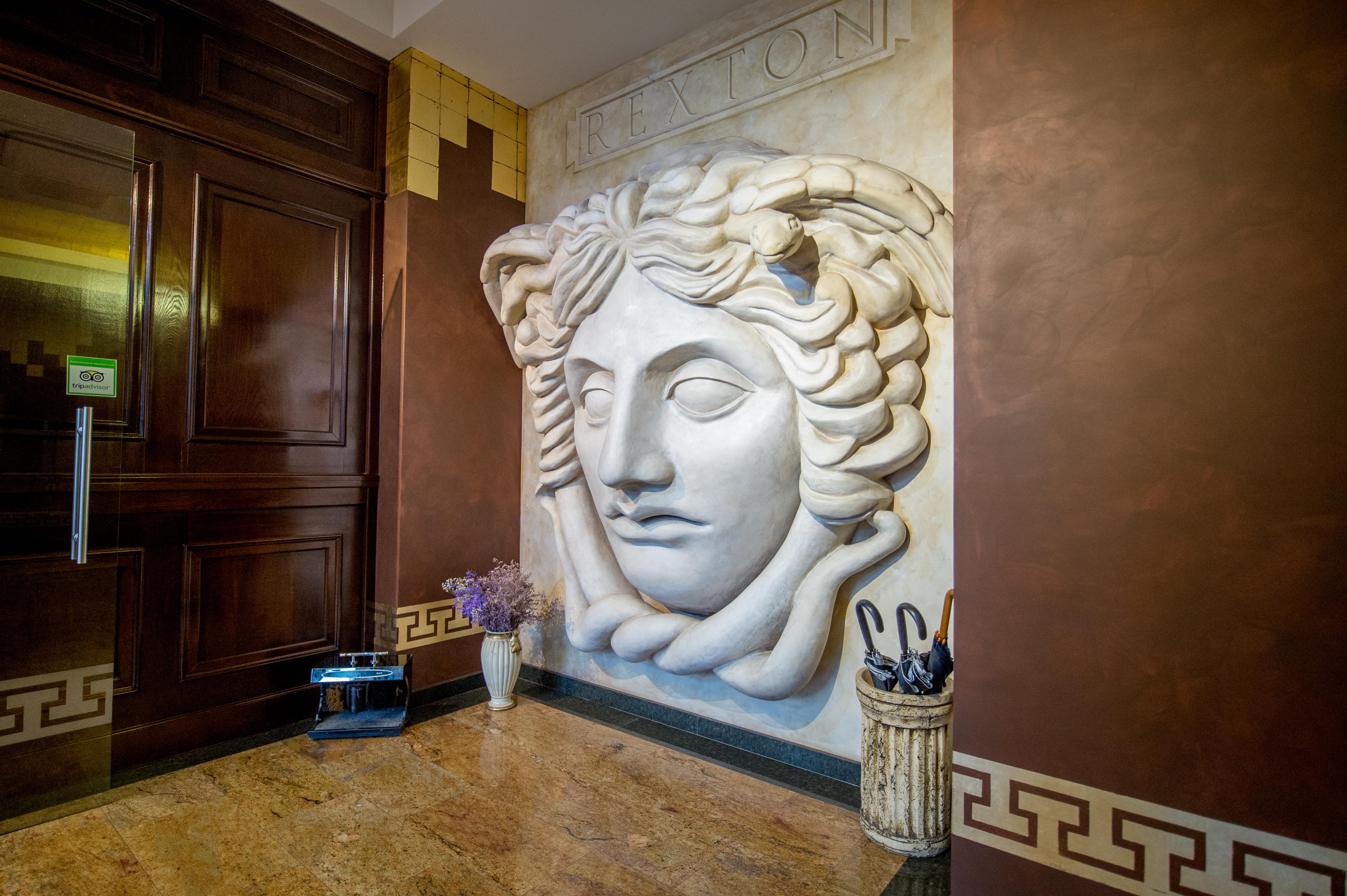 Hotel Rexton Крайова Экстерьер фото