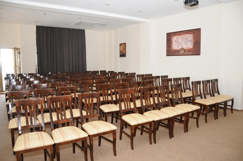 Hotel Rexton Крайова Экстерьер фото