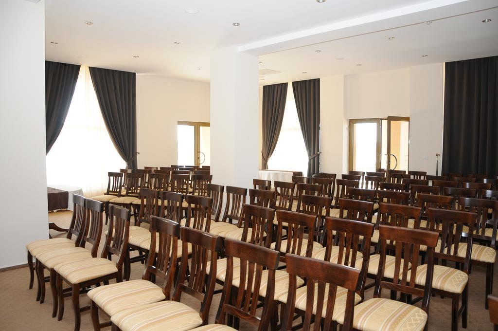 Hotel Rexton Крайова Экстерьер фото
