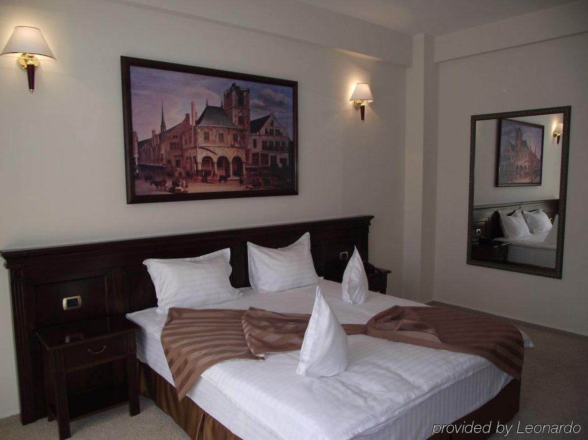 Hotel Rexton Крайова Экстерьер фото
