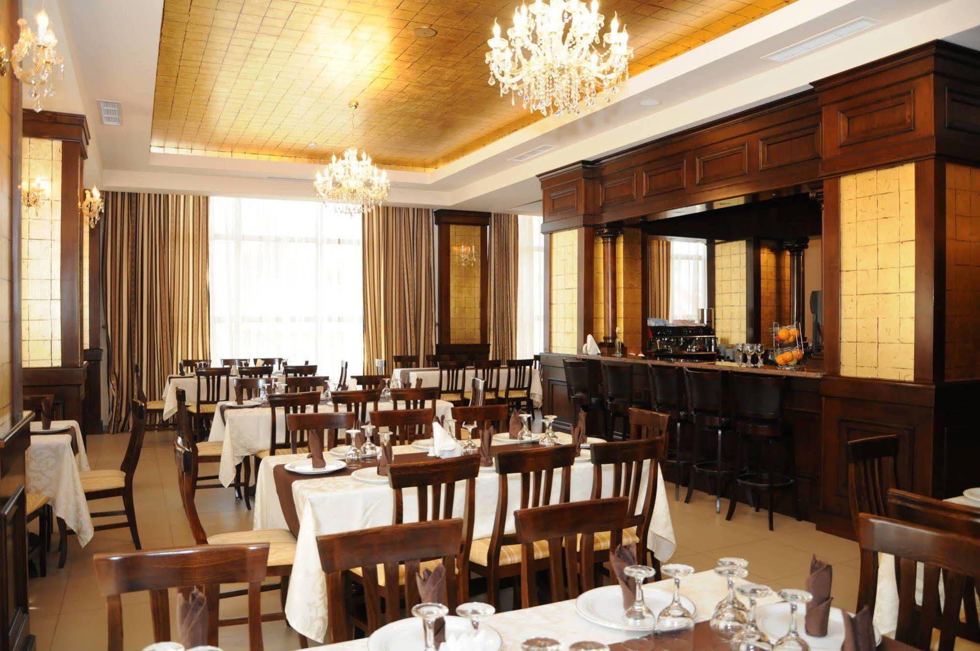 Hotel Rexton Крайова Экстерьер фото