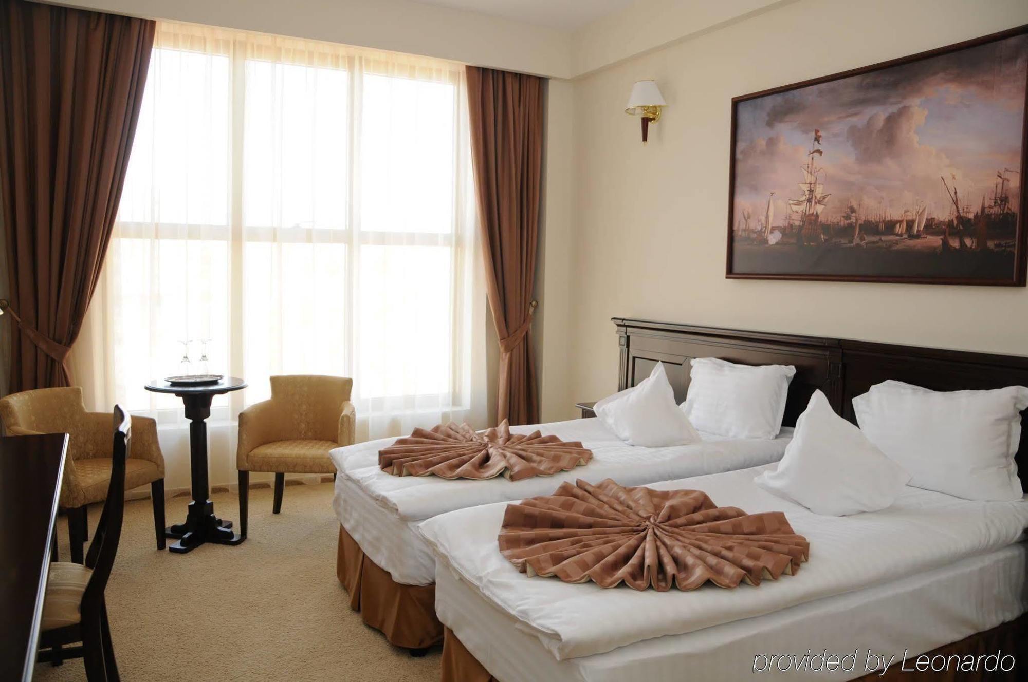 Hotel Rexton Крайова Экстерьер фото
